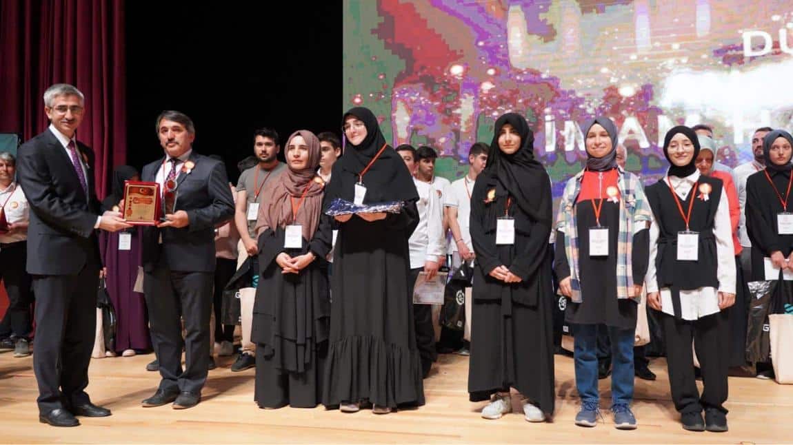 Okulumuz İmam Hatipler Yarışıyor Mesleki Bilgi Yarışmasında Türkiye 2. si